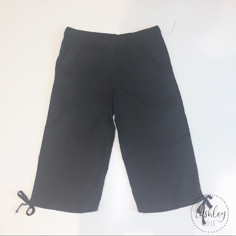 NWT Zoe D black Capris